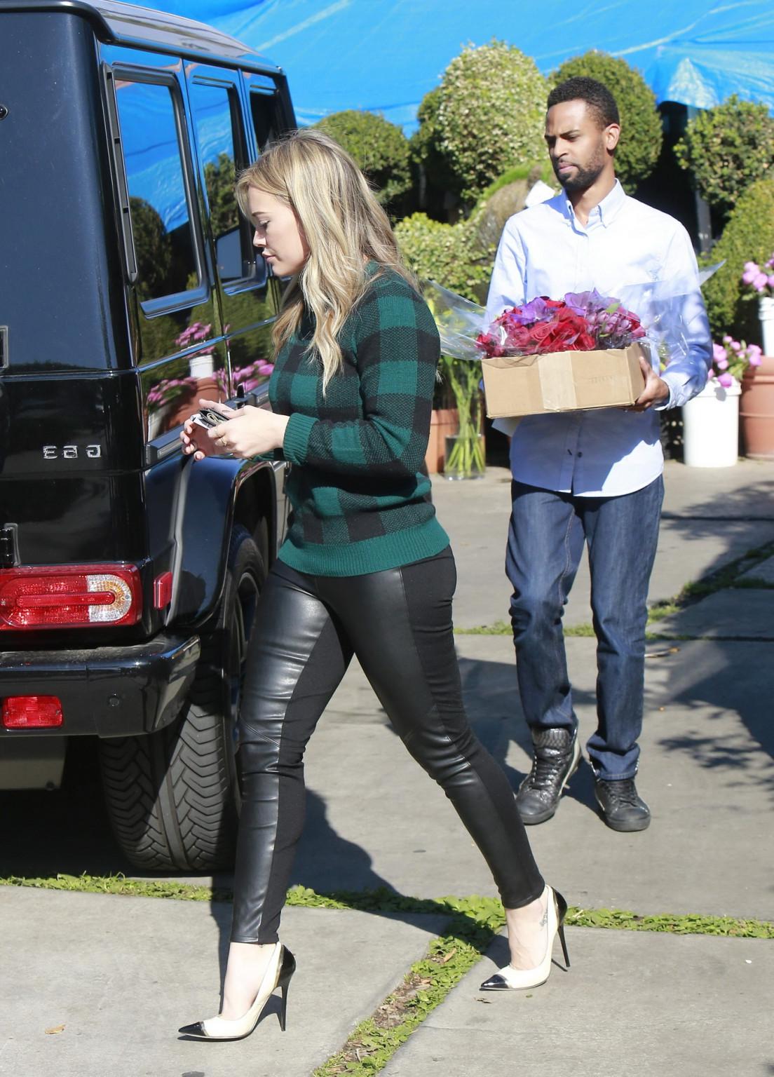 16P Hilary Duff showing off her ass in tight pants out in LA