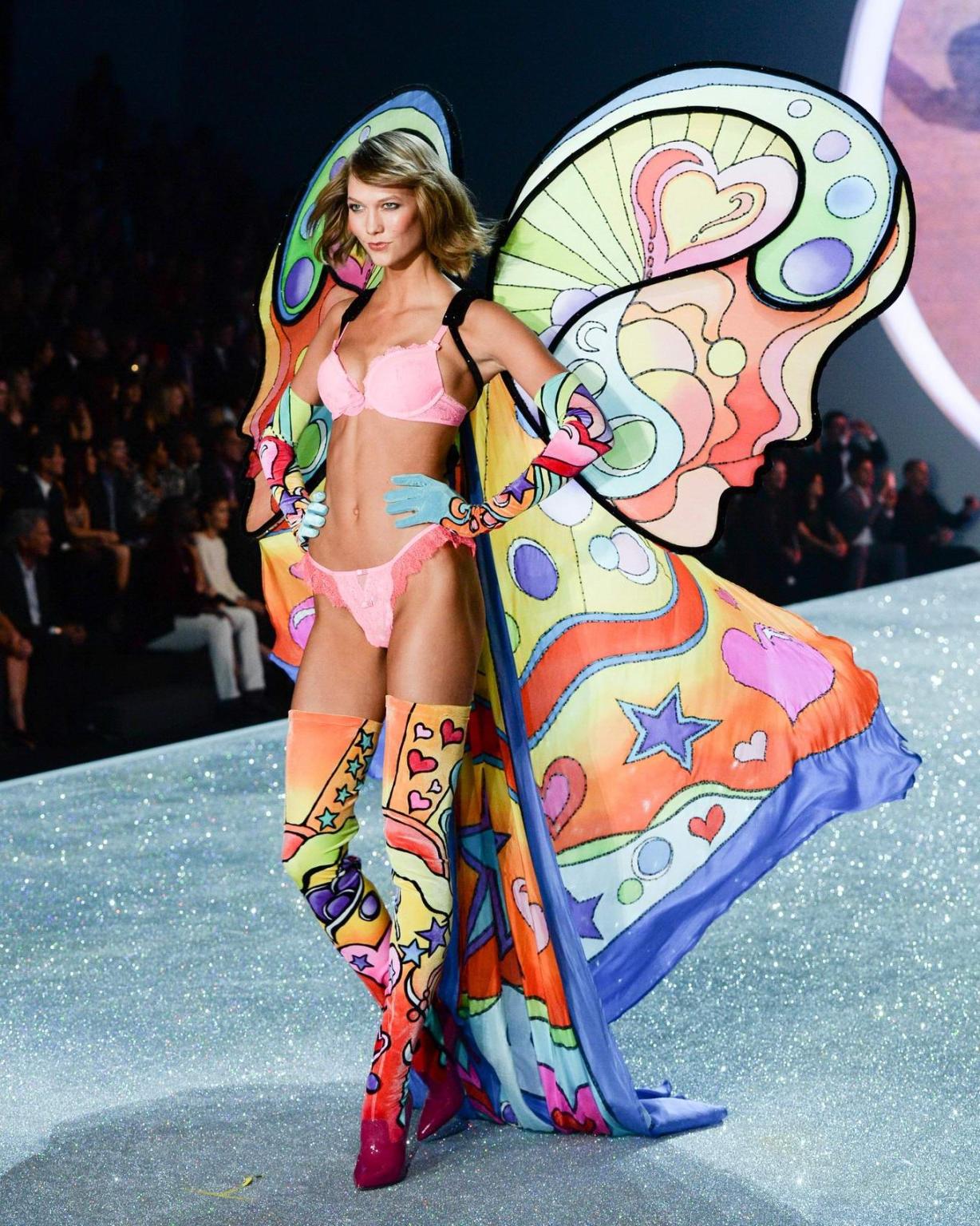 16P Busty Karlie Kloss wearing sexy lingerie at the 2013 Victoria's Secret Fashion S