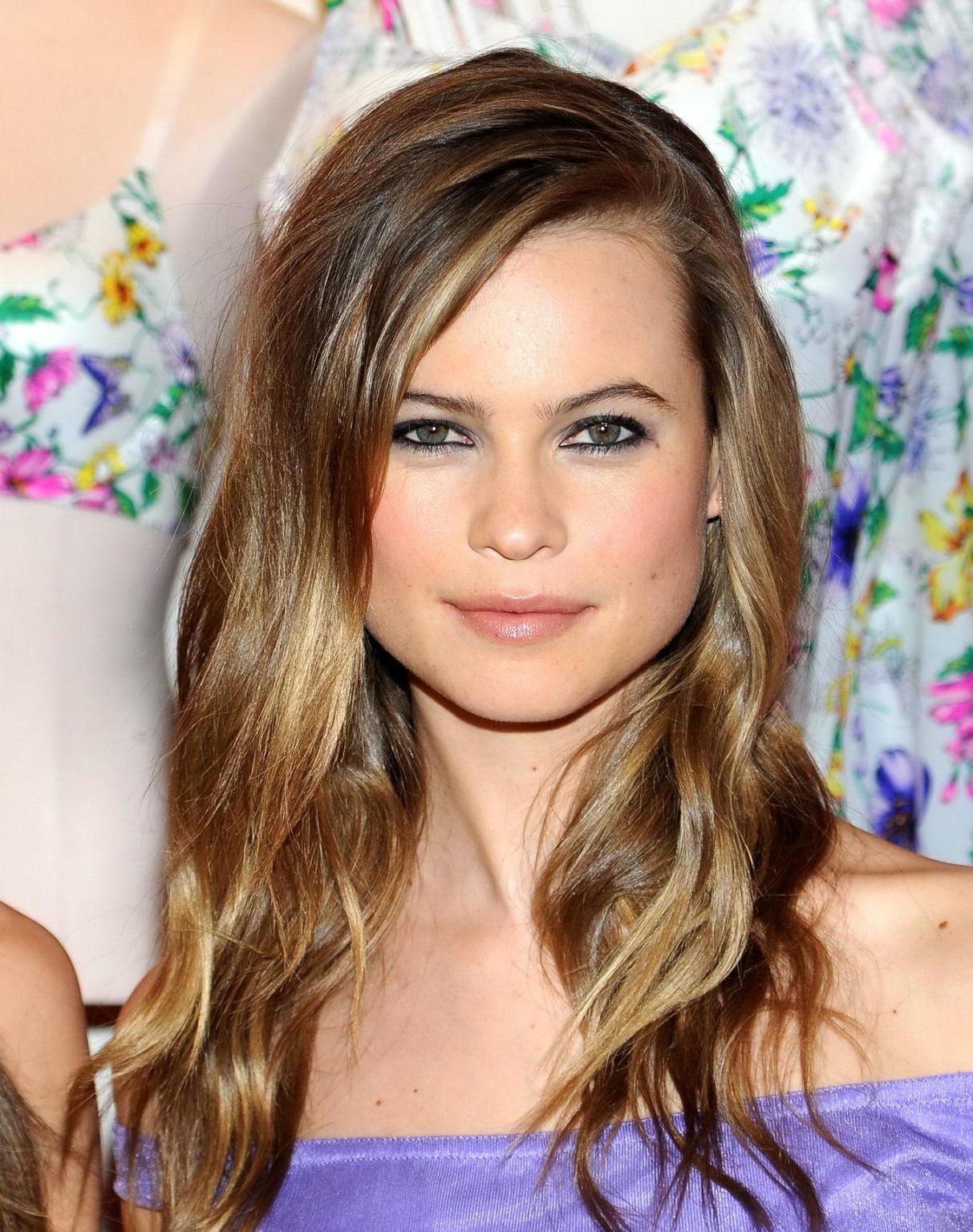 16P Behati Prinsloo looking very sexy at the Victoria's Secret Fabulous Collection l