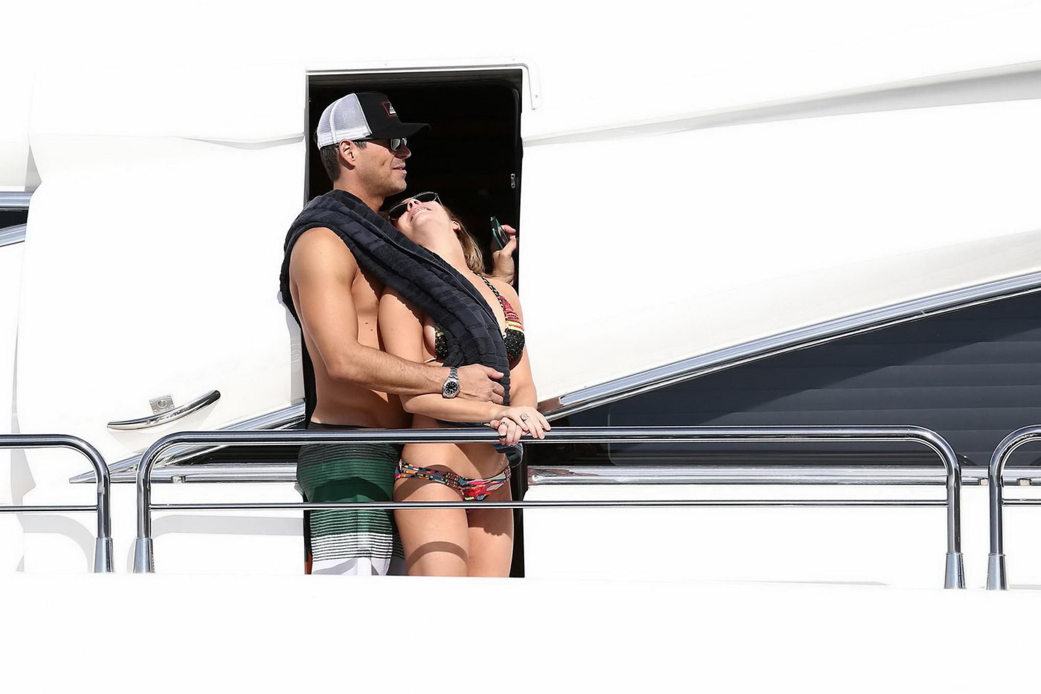 11P LeAnn Rimes showing side boob in few bikini sets on a yacht in Cabo San Lucas