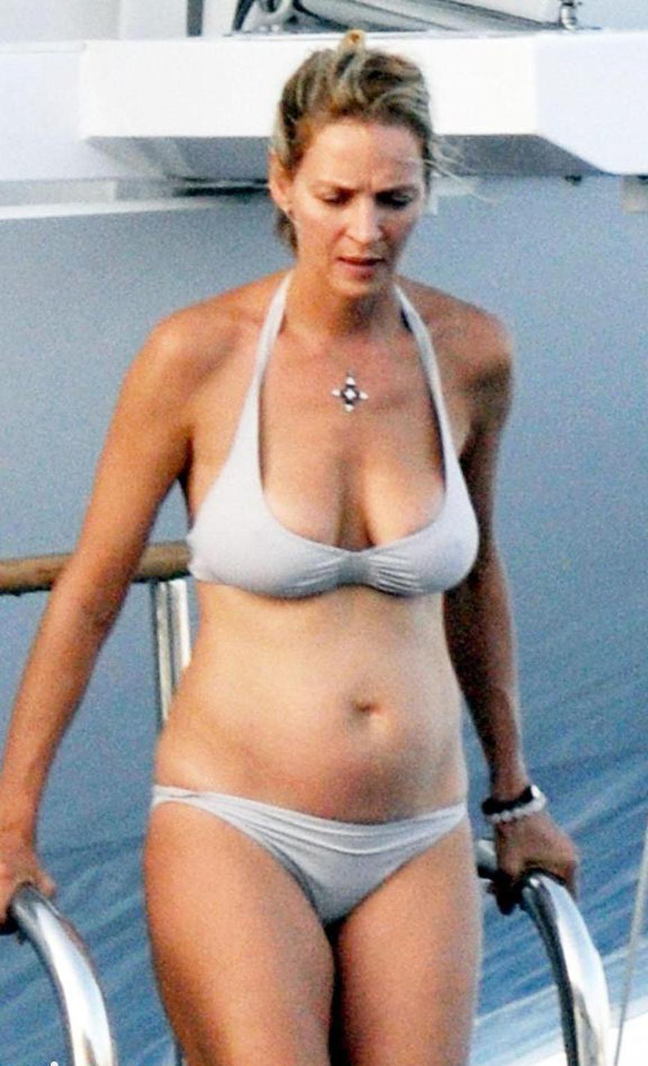 16P Uma Thurman nude tits and hairy bush