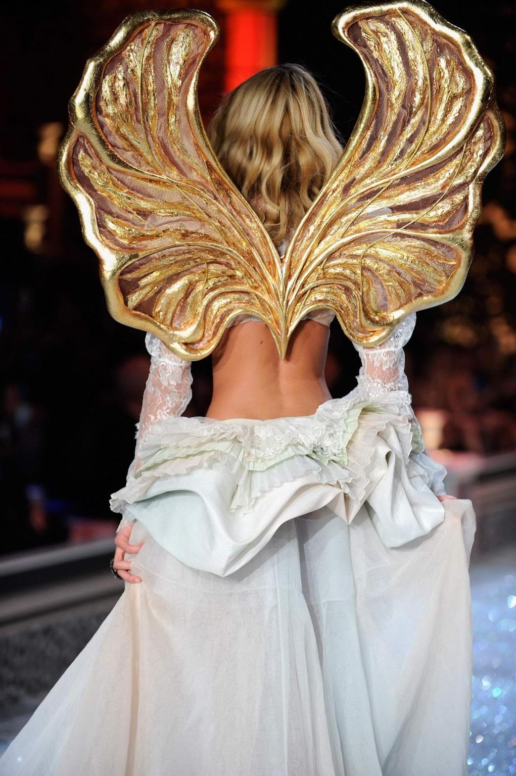 16P Candice Swanepoel wearing lingerie at Victoria's Secret Fashion Show