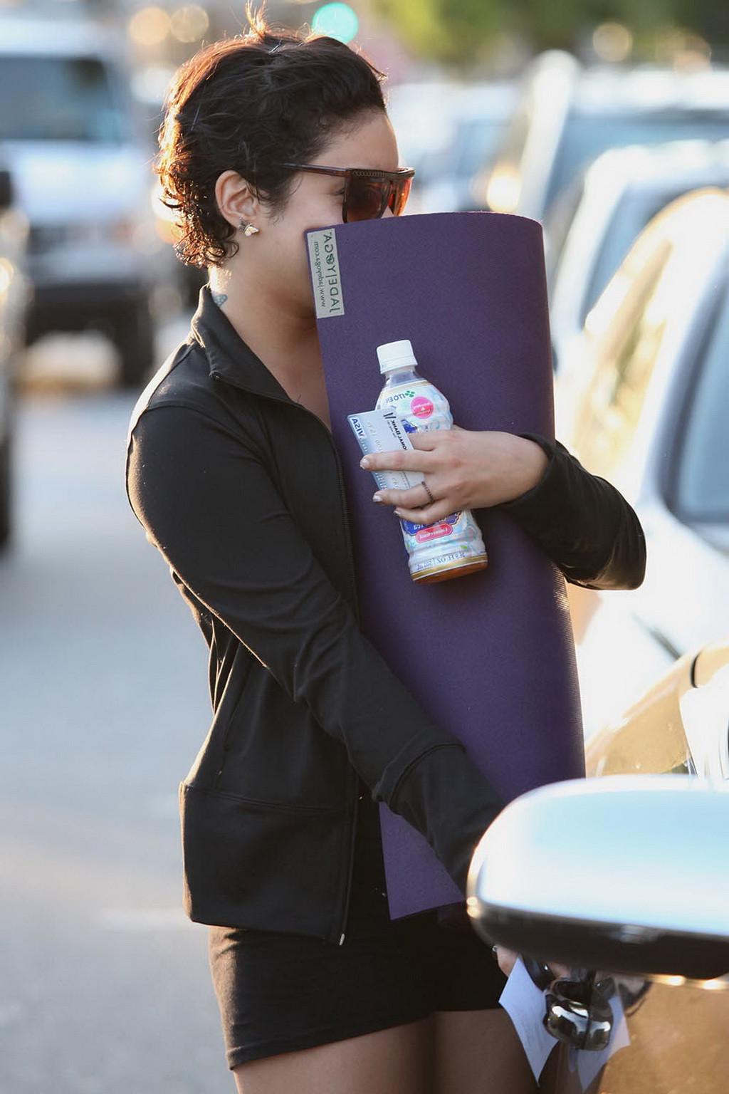 16P Vanessa Hudgens showing off her ass in black shorts after a yoga class in LA