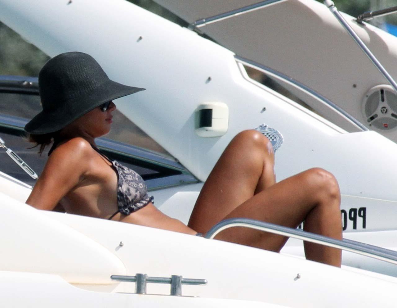 16P Vanessa Minnillo exposing sexy body and hot ass in bikini on yacht
