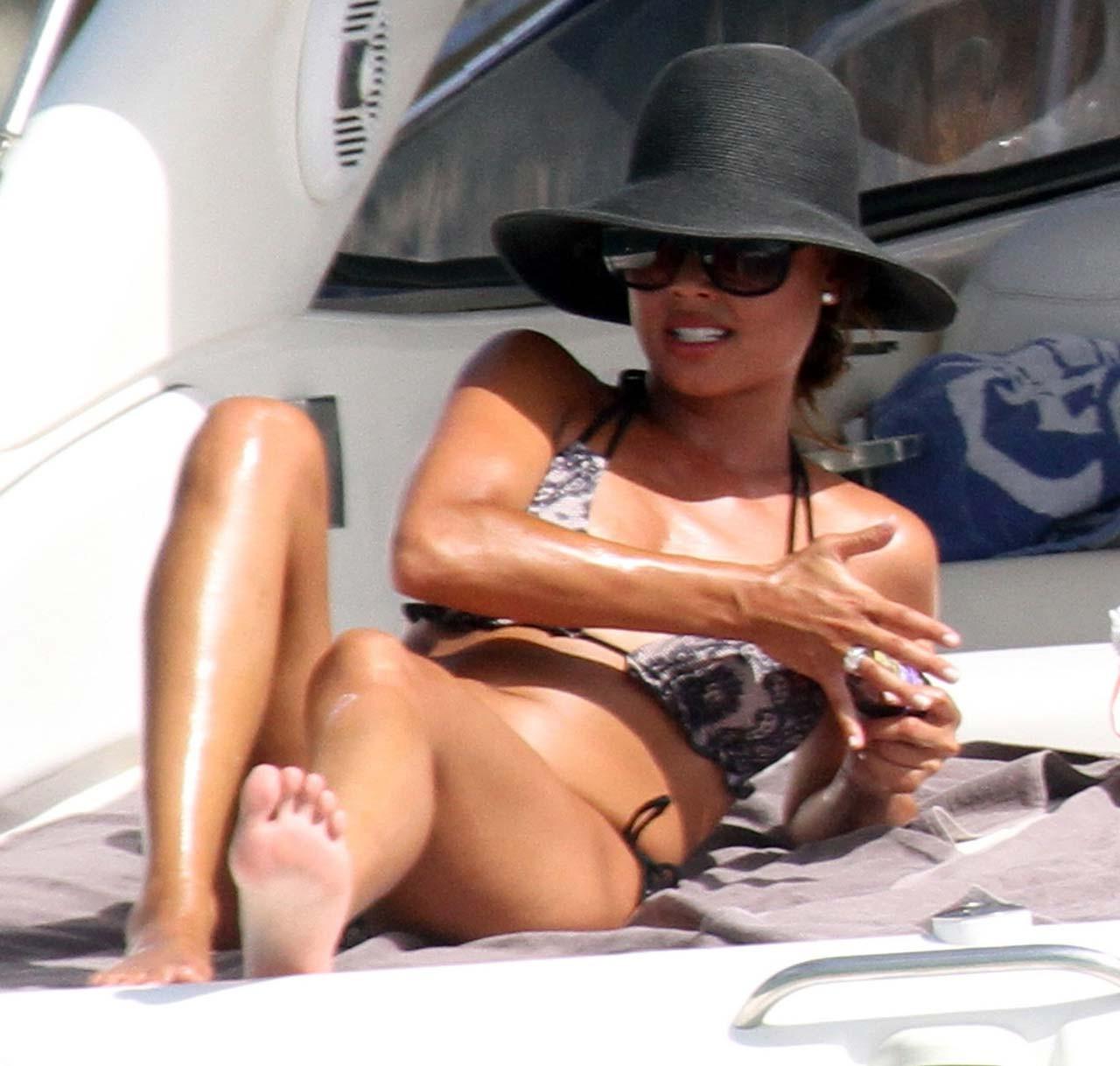 16P Vanessa Minnillo exposing sexy body and hot ass in bikini on yacht