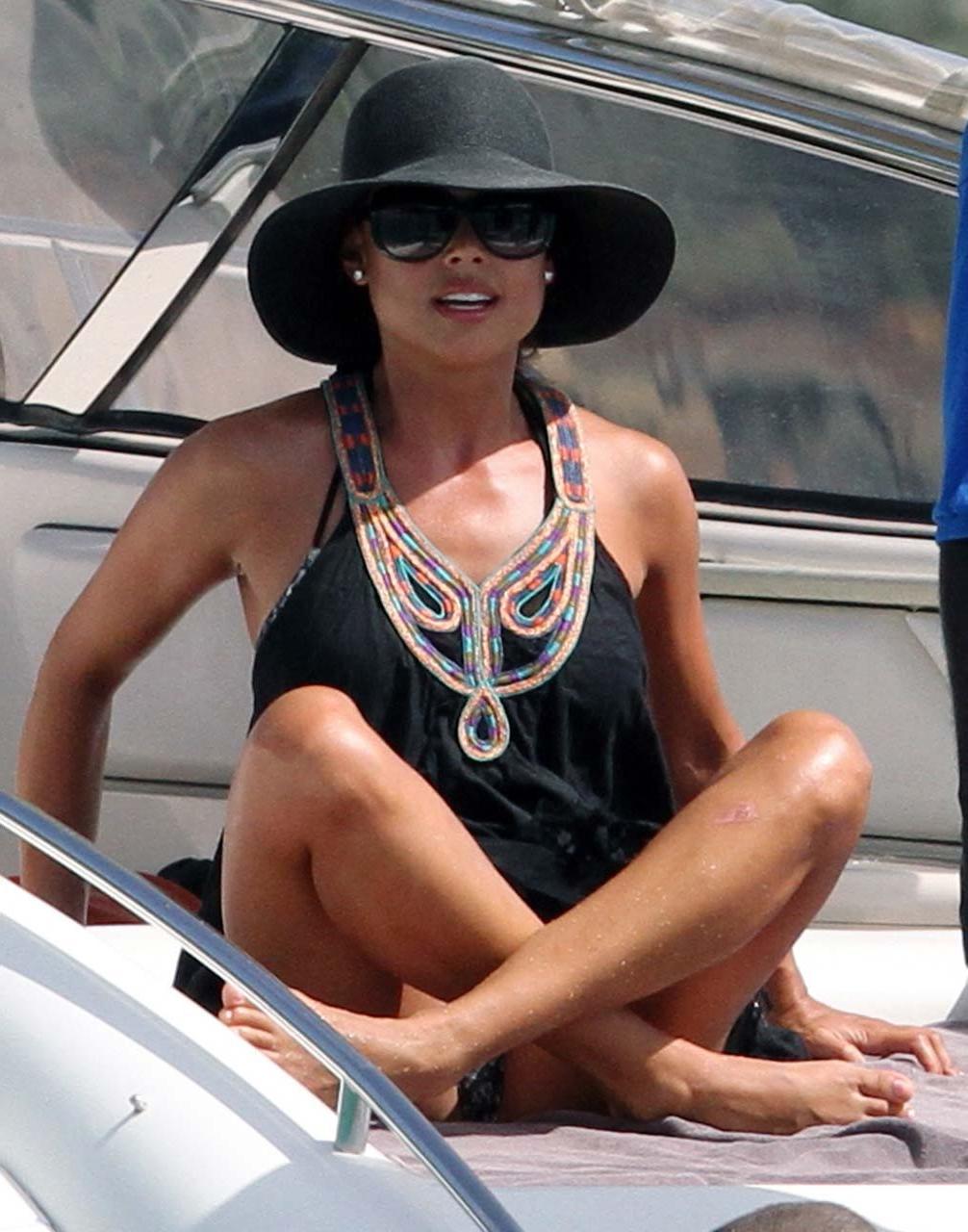 16P Vanessa Minnillo exposing sexy body and hot ass in bikini on yacht