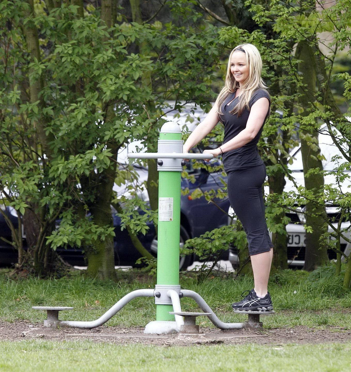 16P Jennifer Ellison shows off her ass in tight sweatpants while working out in Live