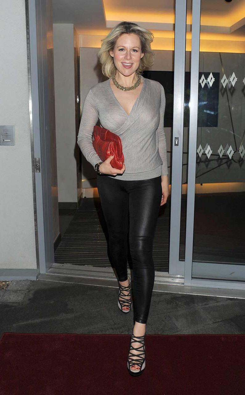 10P Abi Titmuss showing her nice ass in pants and exposing her pussy upskirt paparaz