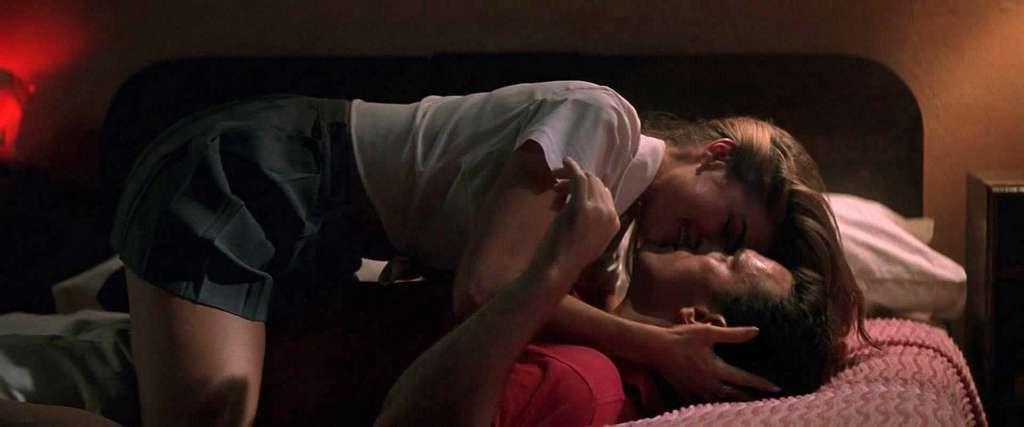 10P Denise Richards exposing her huge boobs and getting wild in three some sex scene