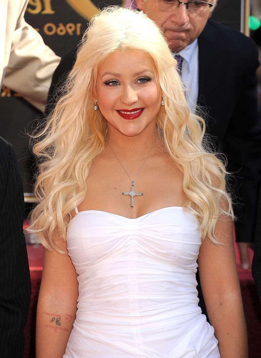 10P Christina Aguilera flash pussy while getting star on Hollywood Walk of Fame