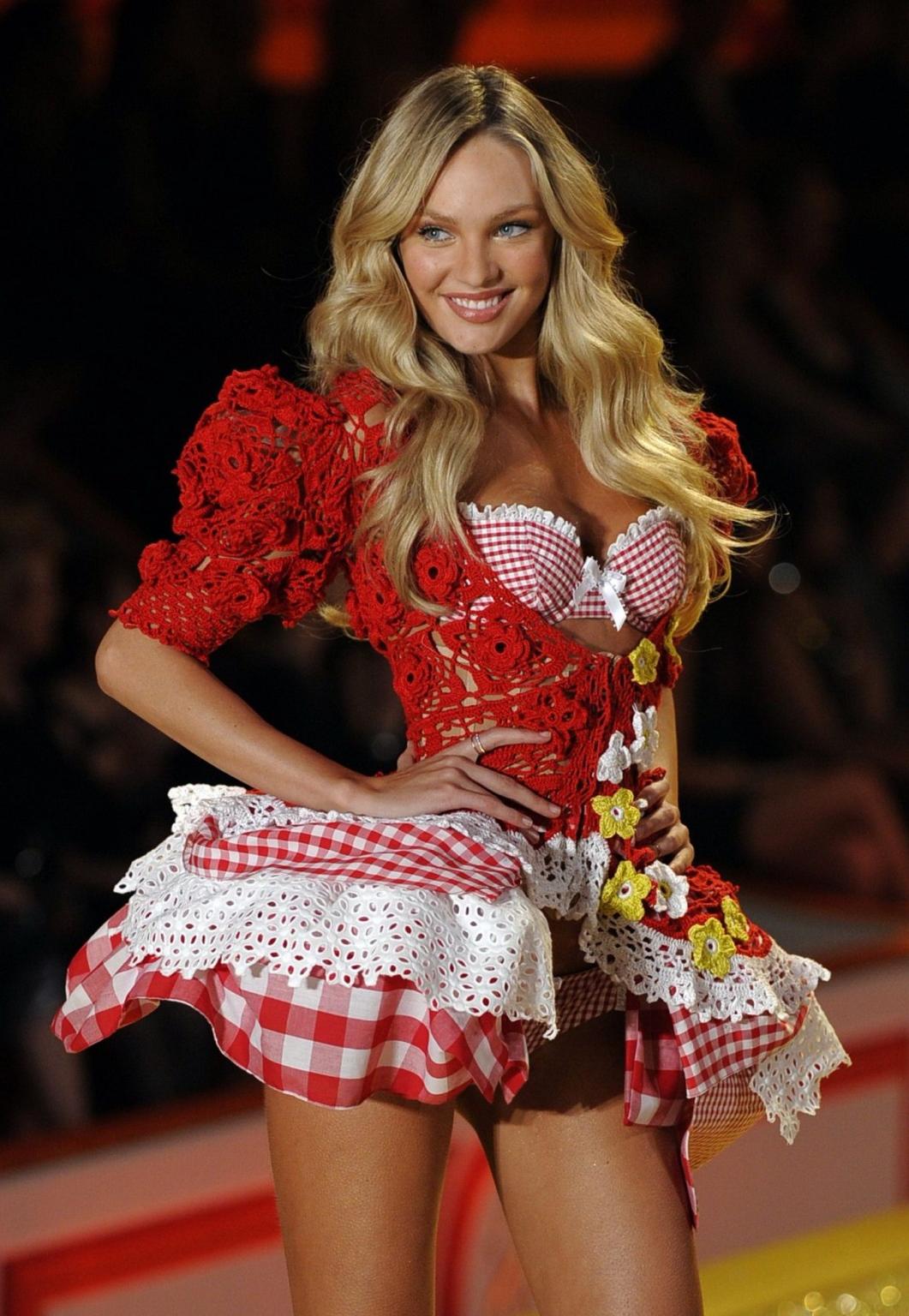 16P Candice Swanepoel wearing lingerie at Victoria's Secret fashion show in NY