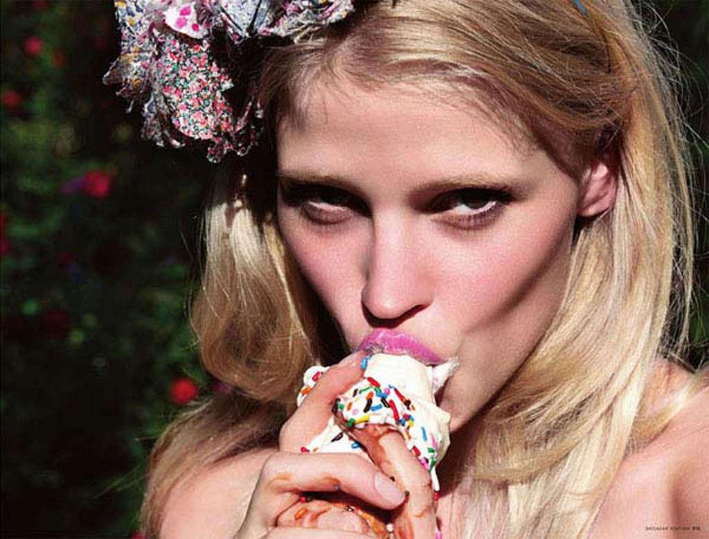 10P Lara Stone having fun in bikini on yacht and showing her nice tits