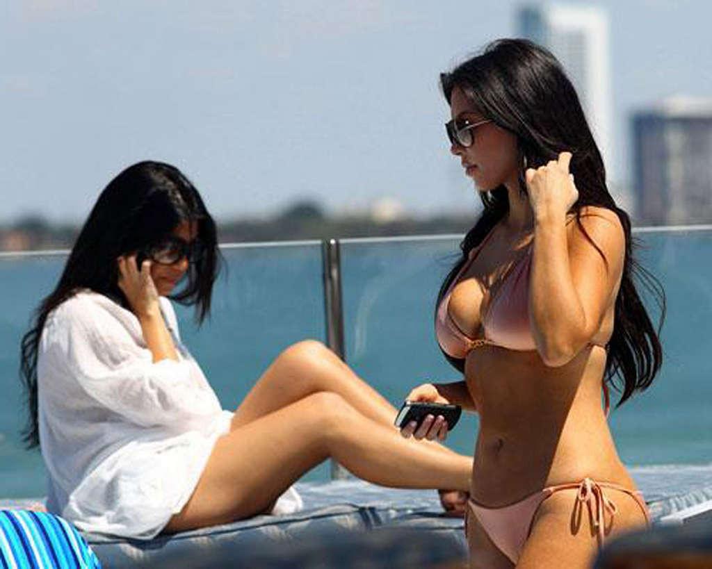 10P Kim Kardashian posing very sexy in bikini on yacht and upskirt and nude