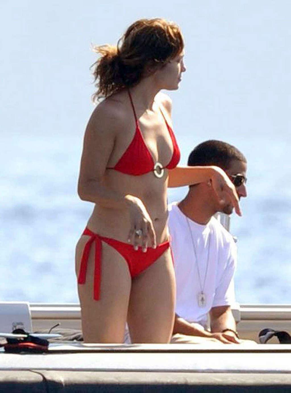 16P Jennifer Lopez enjoying on yachts and showing the best ass on the world hot phot