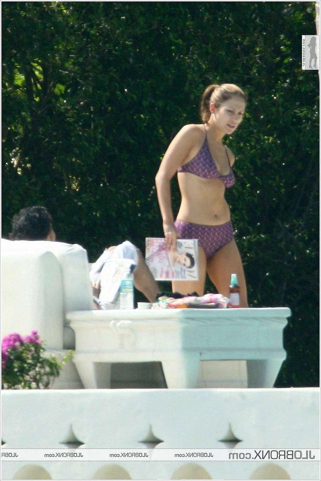 16P Jennifer Lopez enjoying on yachts and showing the best ass on the world hot phot