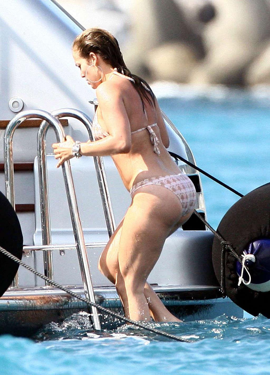 16P Jennifer Lopez enjoying on yachts and showing the best ass on the world hot phot