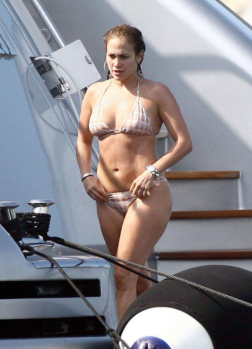 16P Jennifer Lopez enjoying on yachts and showing the best ass on the world hot phot