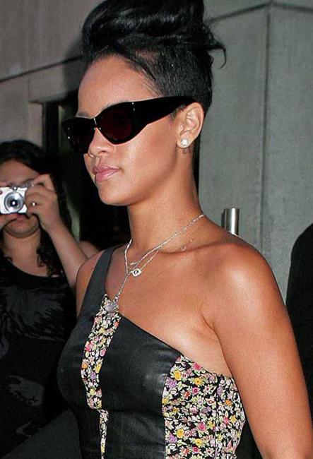 13P Rihanna nice boobs in sexy leather lingerie