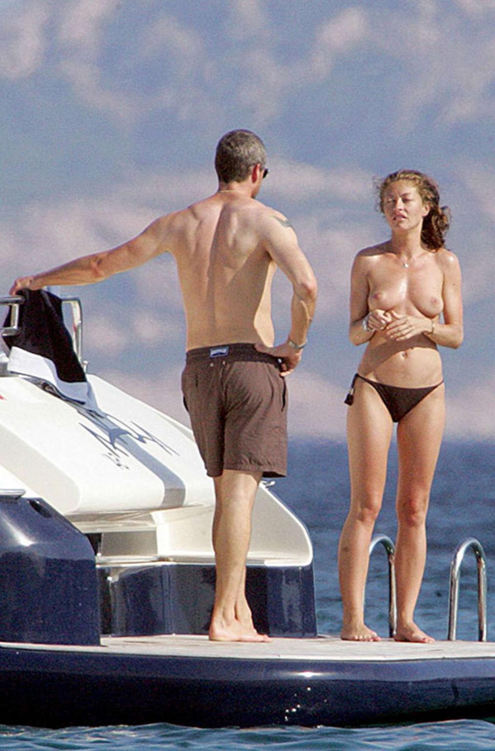 10P Rebecca Gayheart exposing her nice big tits on yacht and beach paparazzi picture