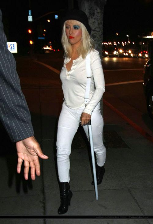 16P Christina Aguilera posing very sexy in white pants