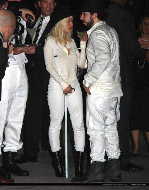 16P Christina Aguilera posing very sexy in white pants