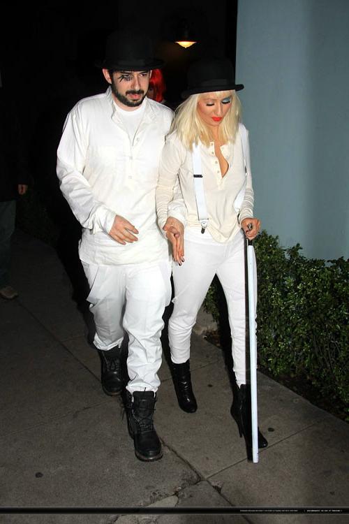 16P Christina Aguilera posing very sexy in white pants