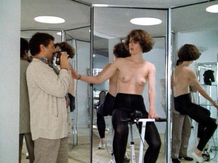 16P Sigourney Weaver shows pert titties and bush
