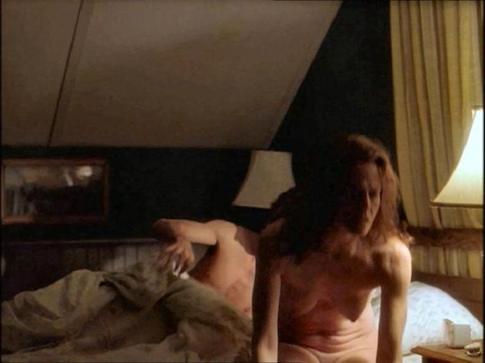16P Sigourney Weaver shows pert titties and bush
