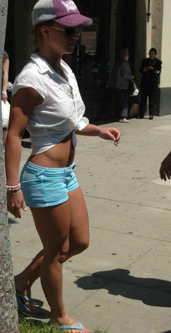 16P Britney Spears flash pussy and slutty ass