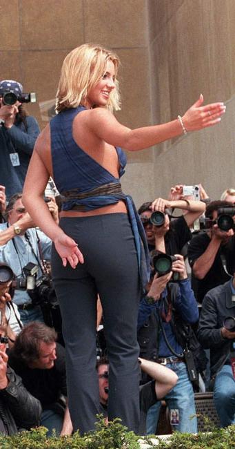 16P Britney Spears flash pussy and slutty ass
