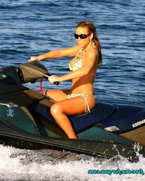 16P Mariah Carey posing sexy in bikini on yacht paparazzi pictures