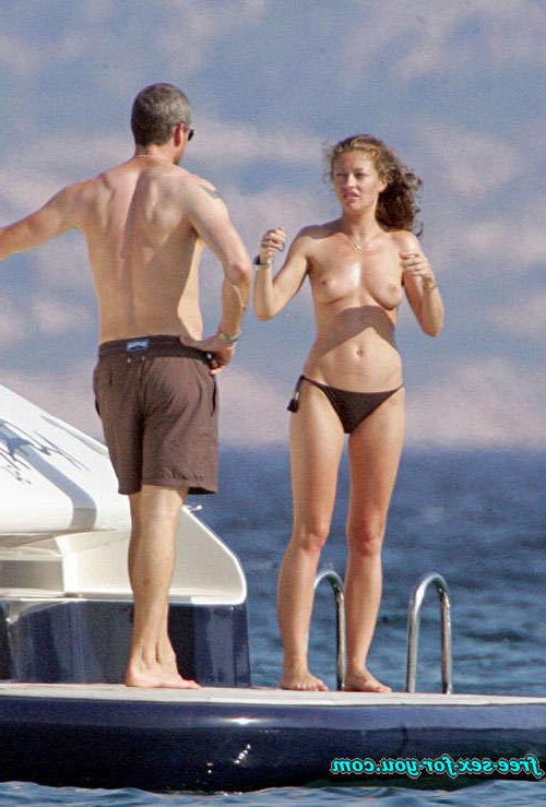 16P Rebecca Gayheart showing tits topless on yacht paparazzi pix