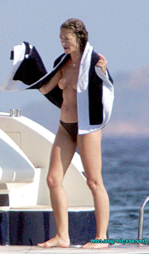 16P Rebecca Gayheart showing tits topless on yacht paparazzi pix