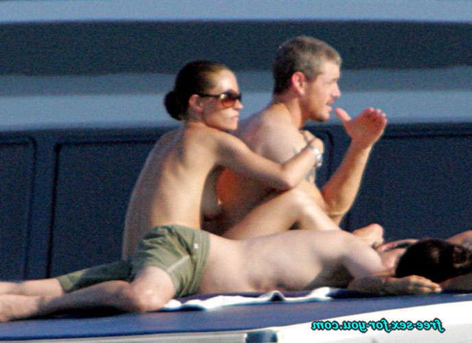 16P Rebecca Gayheart showing tits topless on yacht paparazzi pix