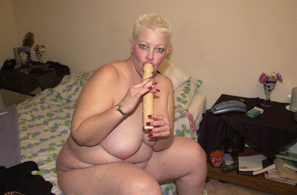 16P old bbw woman playing with a dildo