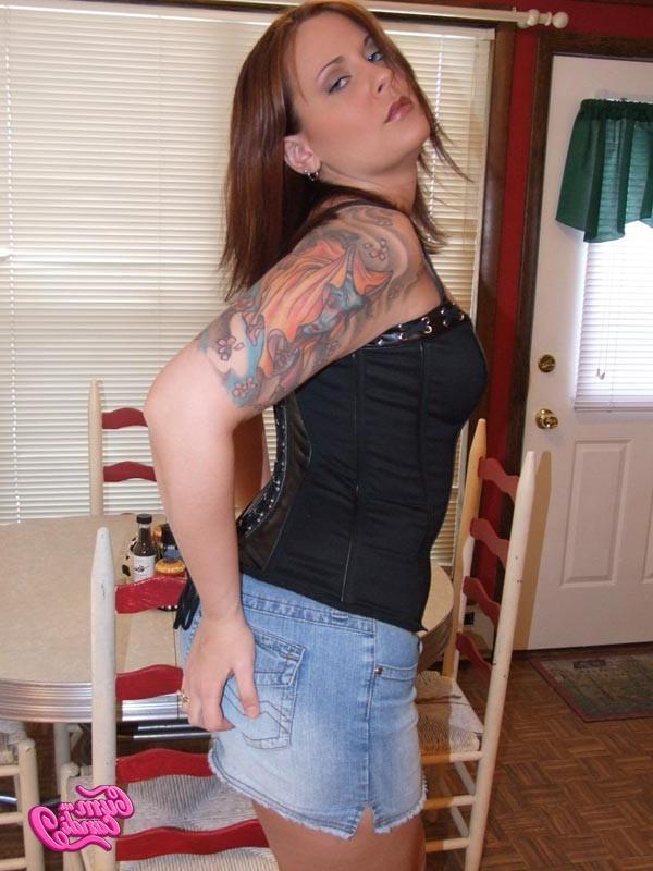 15P Candi In A Sexy Leather Top