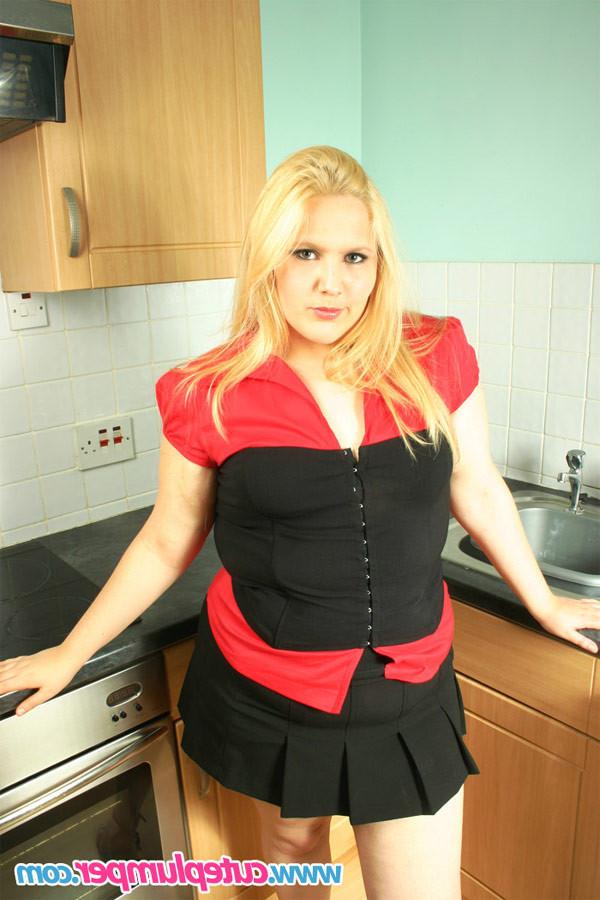 15P Blonde office secretary in glasses lets you look up her skirt