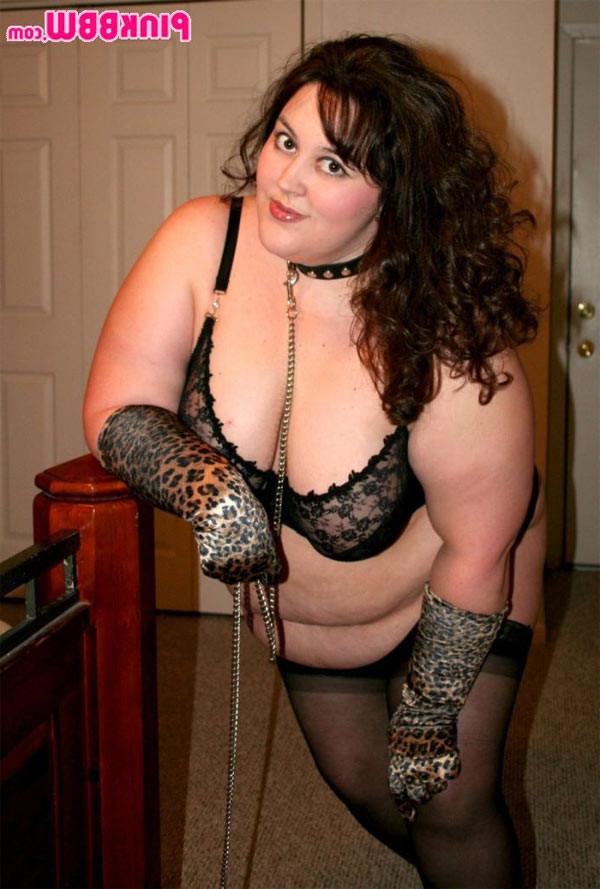 17P Kinky bbw stripping from her black stockings and collar