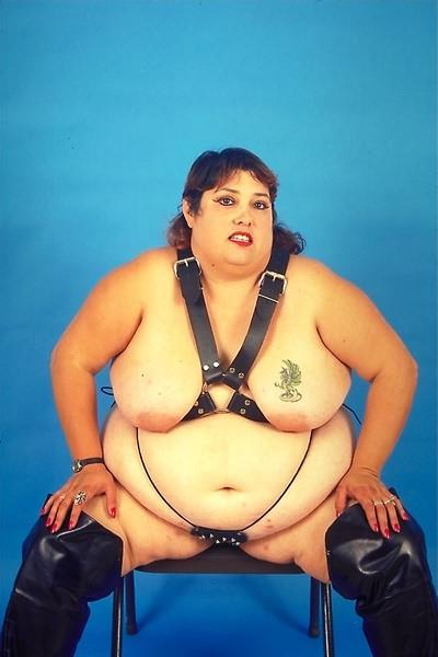 20P Giant fat girls in smooth leather