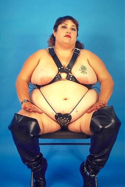 20P Giant fat girls in smooth leather