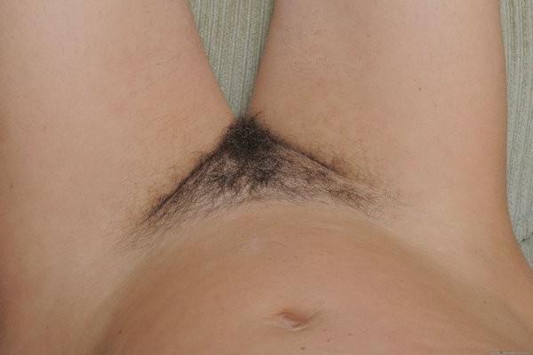 15P Alicia shows us closeups of her hairy pussy