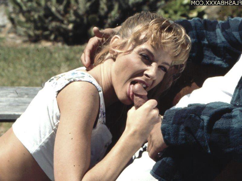 16P Hot babes sucking cocks in the 1980s