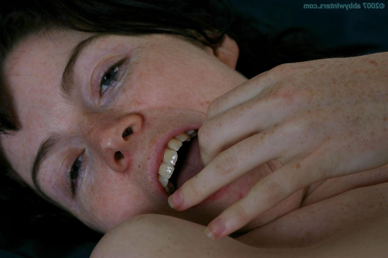 17P Girl next door spreads her wet natural hairy pussy