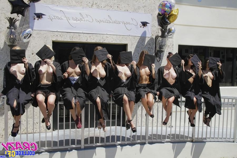 12P College girls scuking and fucking in graduation day