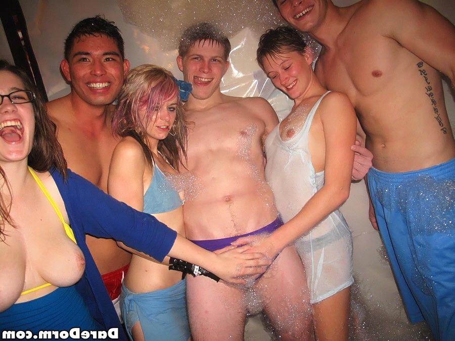 16P College coeds foam party