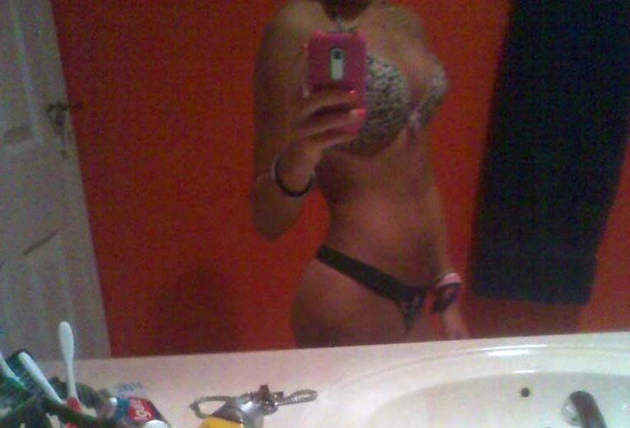 15P Collection of a steamy hot amateur sexy teen selfshooting