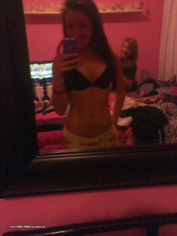 15P Collection of a steamy hot amateur sexy teen selfshooting