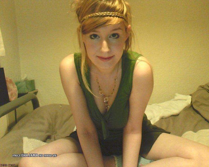 14P Self-shooting hottie with big tits and smooth pussy