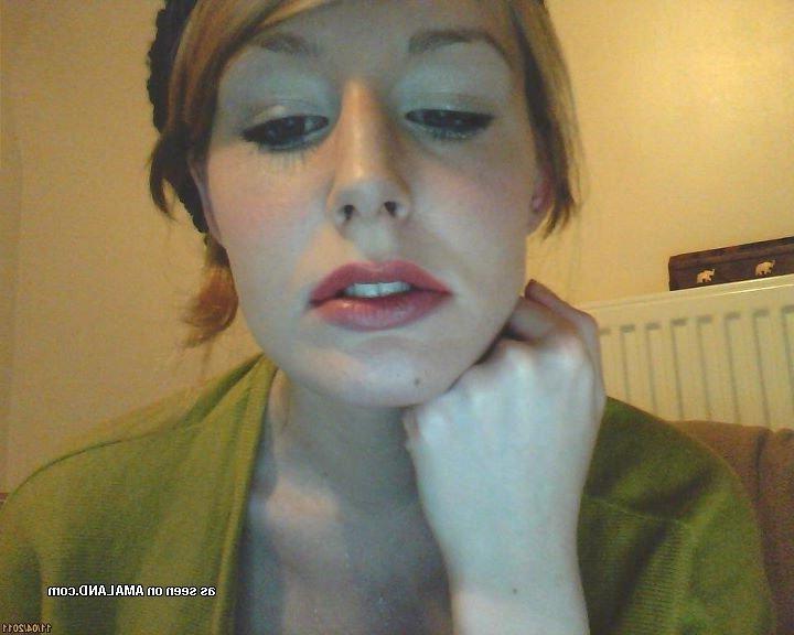 14P Self-shooting hottie with big tits and smooth pussy