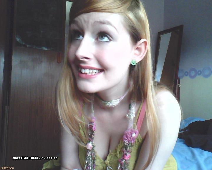 14P Self-shooting hottie with big tits and smooth pussy